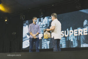 Homenageando nosso pastor.
